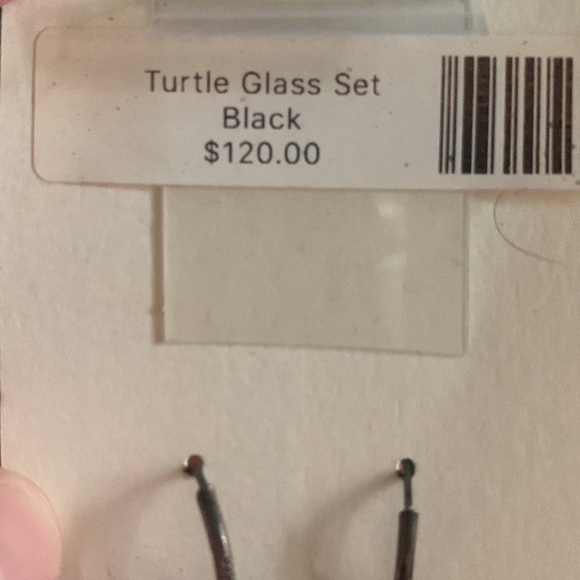 Victoria Lynn earrings brand new never worn - Picture 4 of 4